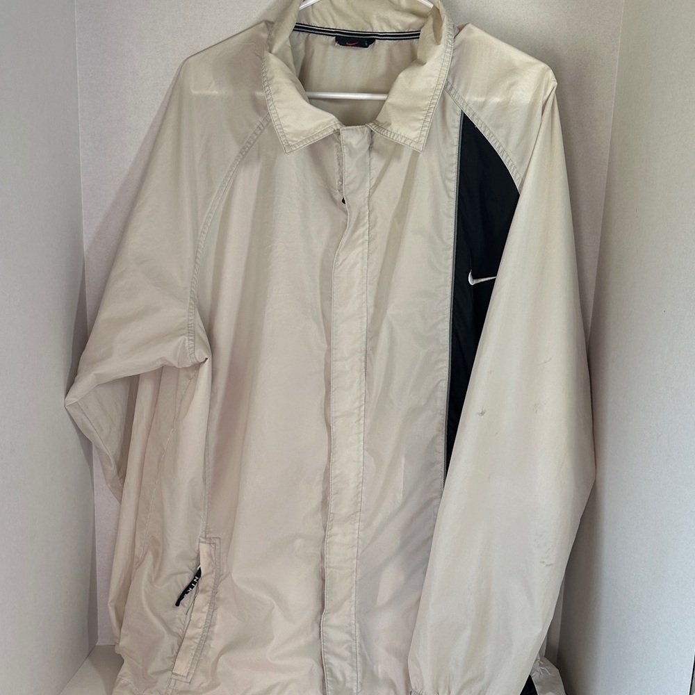 Nike cream and black lightweight jacket size large